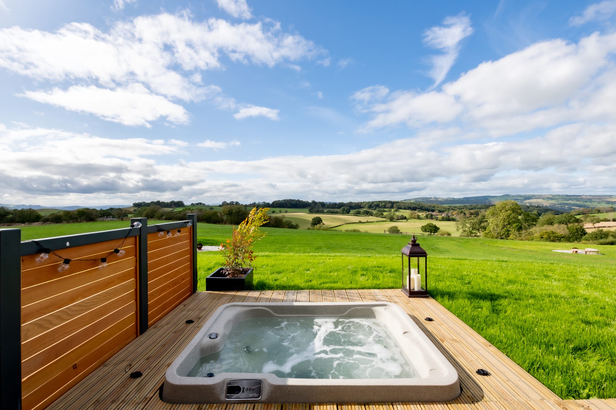 Hot tub with countryside sunset views of Kite Lodge